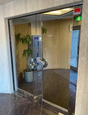 ラスターハウスビルの外観