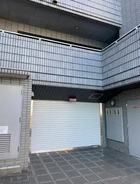 ラスターハウスビルの外観