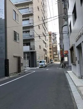 TOMビルの外観