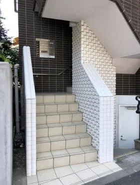 メイプル西麻布ビルの外観