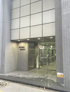 小田急初台ビルの外観