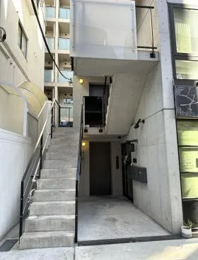 REB原宿ビルの外観