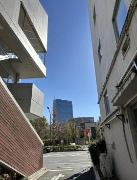REB原宿ビルの外観