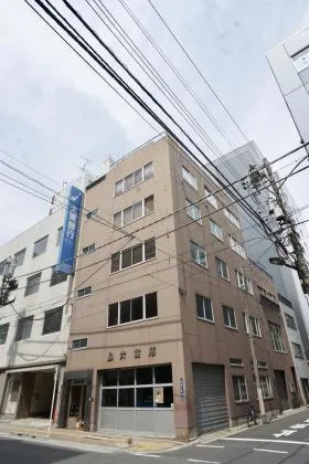 和栗ビルの外観
