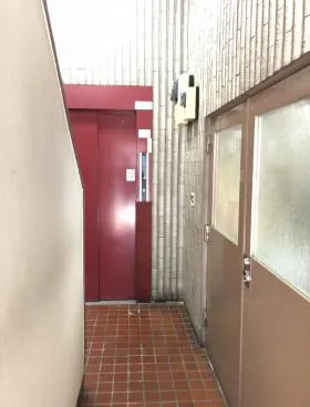 和栗ビルの外観