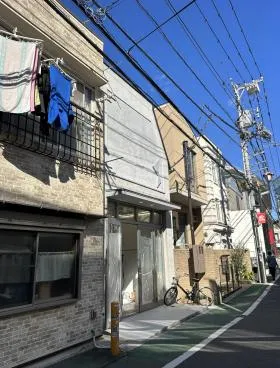 ES神宮前ビルの外観