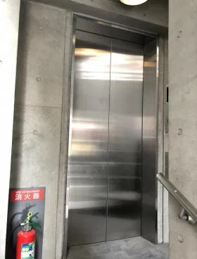 ROZISビルの外観
