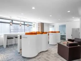 Regus(リージャス)銀座三丁目ビジネスセンターの外観
