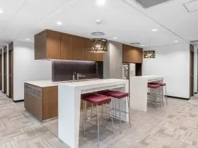 Regus(リージャス)丸の内新国際ビルビジネスセンターの外観