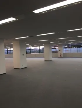 東神ビルの外観