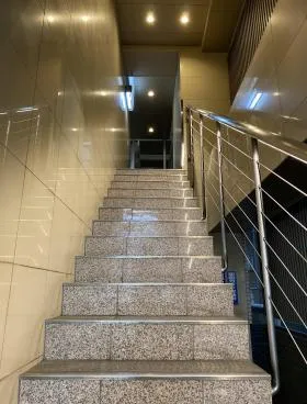 芝ハタビルの外観