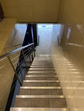 芝ハタビルの外観