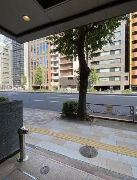 芝ハタビルの外観