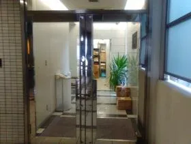穴水ビルの外観