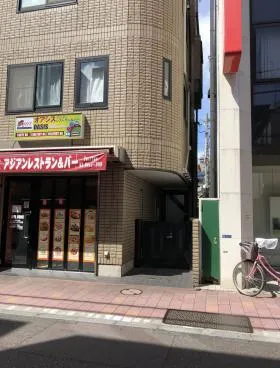 Jビルの外観