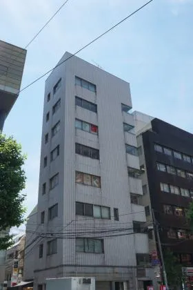 トラスティ六本木ビルの外観