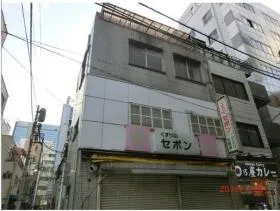 ファーマシービルの外観