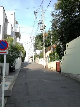 中丸ハウスビルの外観
