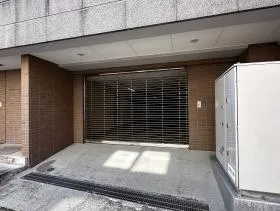 エスティメゾン四谷坂町ビルの外観