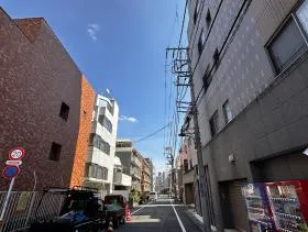 エスティメゾン四谷坂町ビルの外観