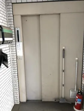 神宮前351ビルの外観