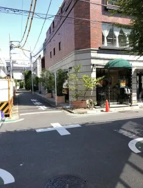 神宮前351ビルの外観