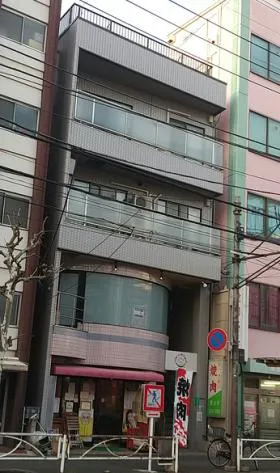 ワタナベビルの外観