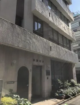 産経ビルの外観