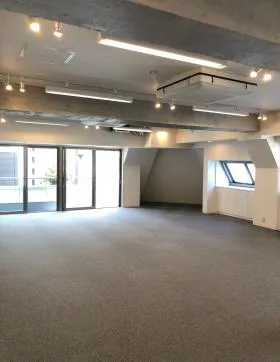 カケイビル青山の外観