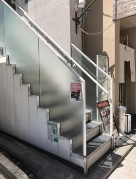 Lb CROSS 馬車道ビルの外観