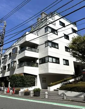 赤坂パインクレストビルの外観
