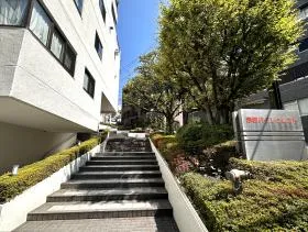 赤坂パインクレストビルの外観