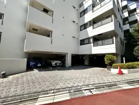 赤坂パインクレストビルの外観