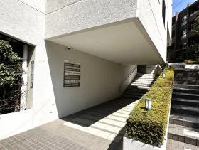 赤坂パインクレストビルの外観
