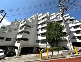 赤坂パインクレストビルの外観