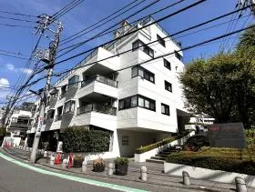 赤坂パインクレストビルの外観
