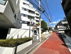 赤坂パインクレストビルの外観