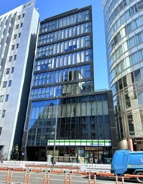 北参道サンイーストテラスビルの外観