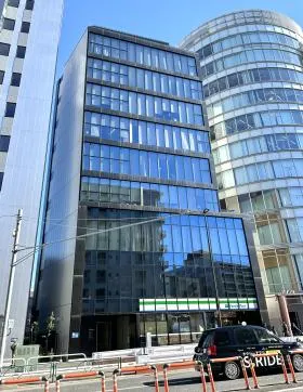北参道サンイーストテラスビルの外観