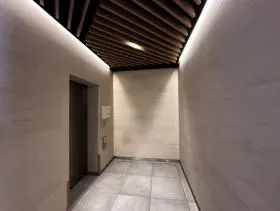 北参道サンイーストテラスビルの外観