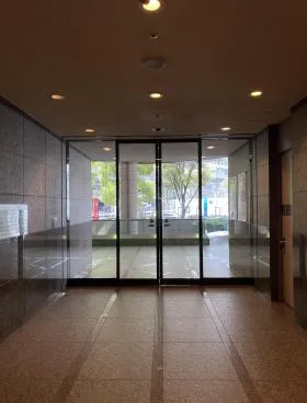 ATT EAST(旧ATT新館)ビルの外観