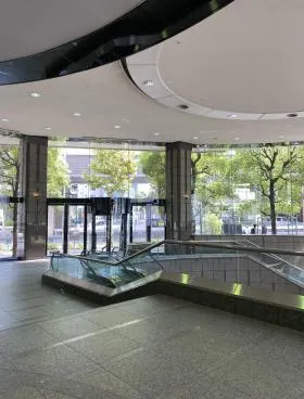 ATT EAST(旧ATT新館)ビルの外観