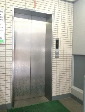 カルチャーセンタービルの外観
