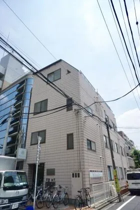 KI御苑内藤町ビルの外観