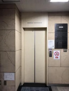 FORA(旧:クレグラン新橋Ⅱビルの外観
