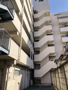 ロイヤルエクセレント学芸大の外観