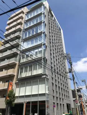 来るびるの外観