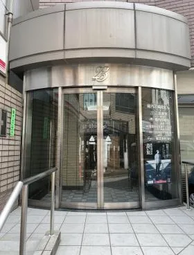 堀内三崎町ビルの外観