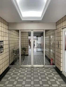堀内三崎町ビルの外観