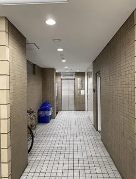 堀内三崎町ビルの外観